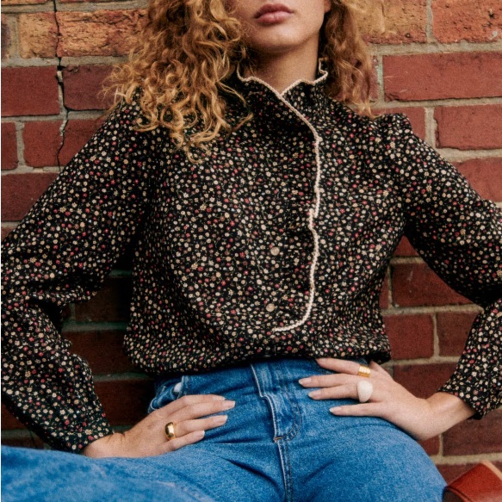 Sezane Angelina Shirt in black mini flowers